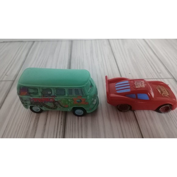 Lot Of 2 Disney Cars Lightning McQueen And Filmore Plastic Models - Picture 3 of 7